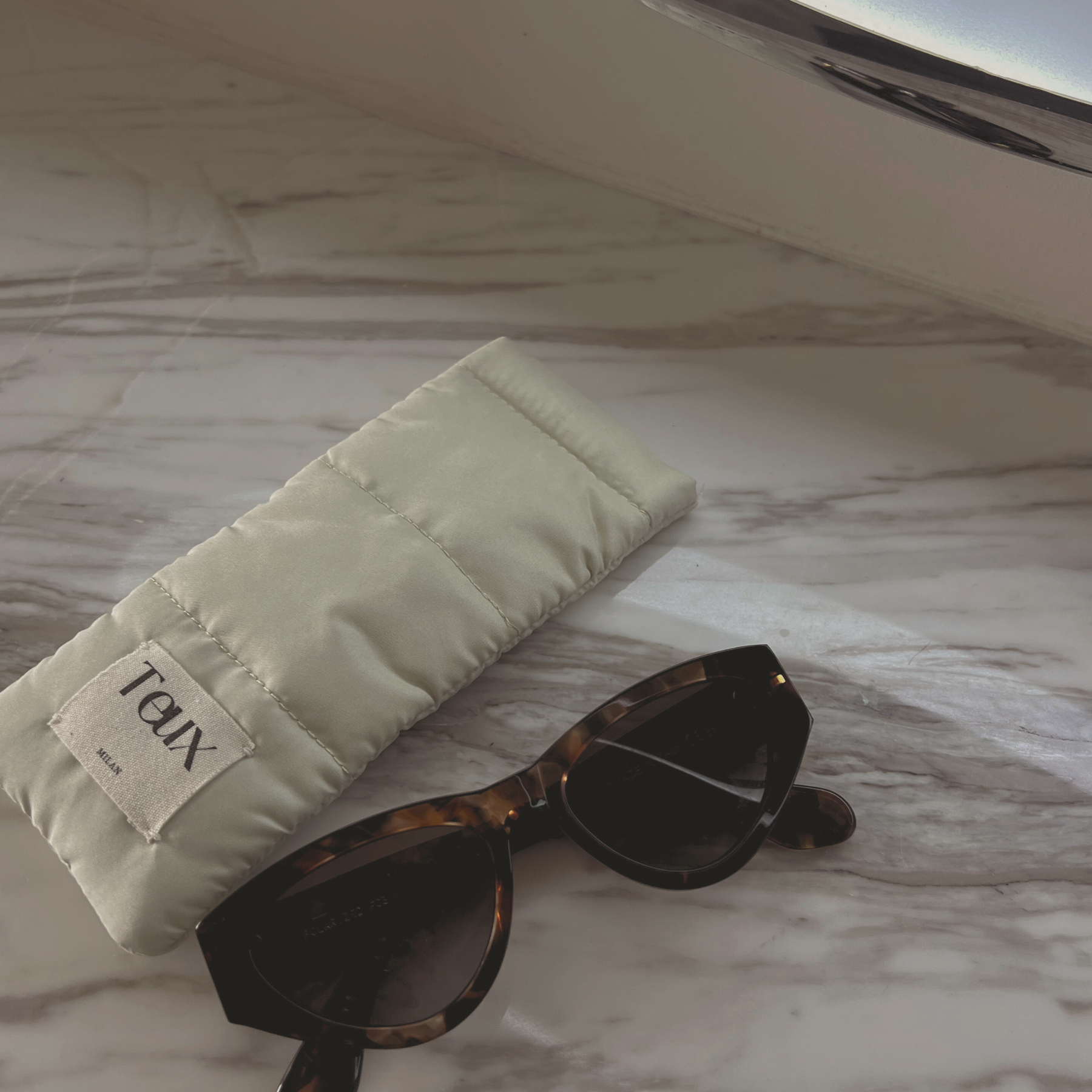 Travel Sunglasses Pouch, Soft Sunglasses Pouch, Aesthetically pleasing sunglasses case, sunglasses holder