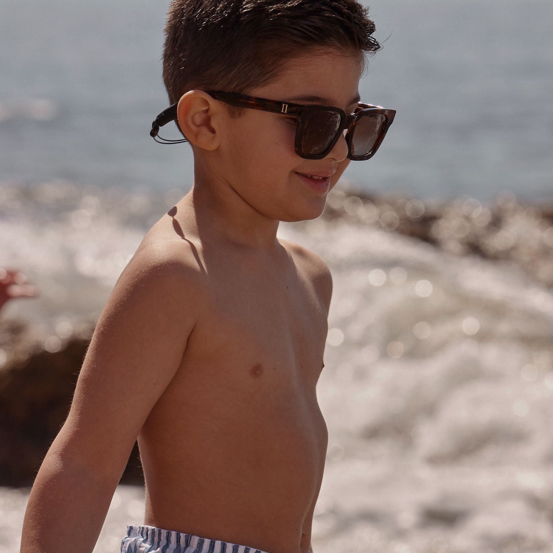 Kids sunglasses strap, modern kids sunglasses strap, aesthetic sunglasses strap for kids, anti-slip sunglasses strap for kids, kids polarized sunglasses, modern kids sunglasses