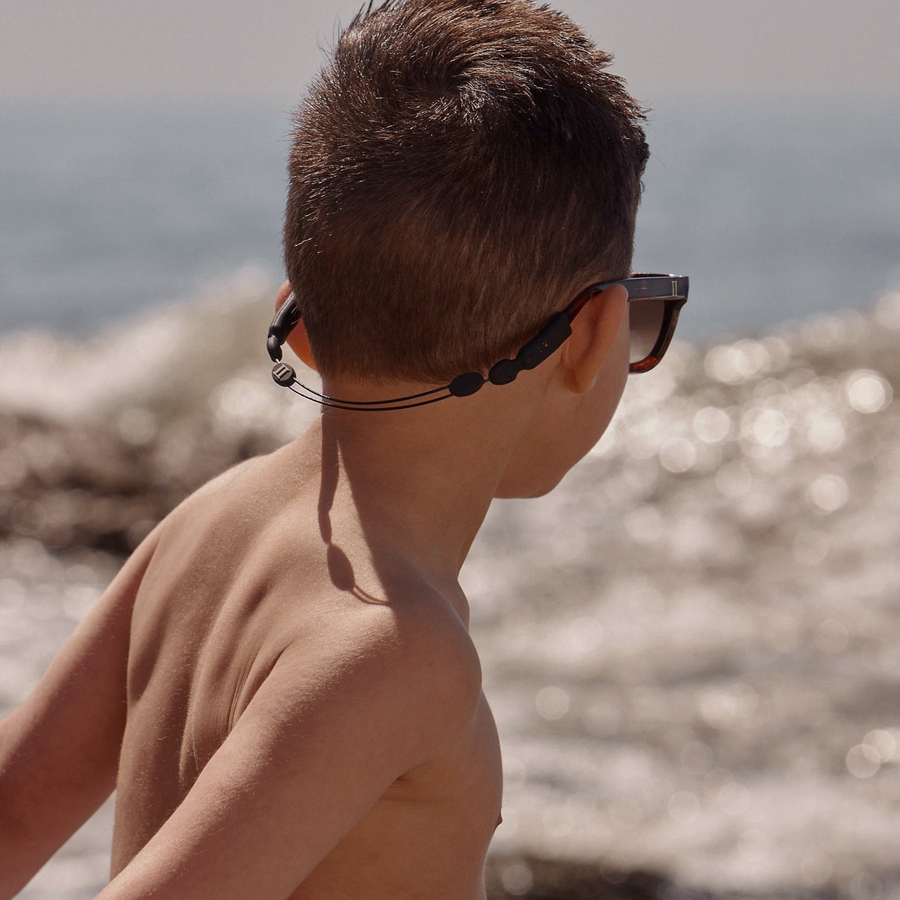Kids sunglasses strap, modern kids sunglasses strap, aesthetic sunglasses strap for kids, anti-slip sunglasses strap for kids, kids polarized sunglasses, modern kids sunglasses